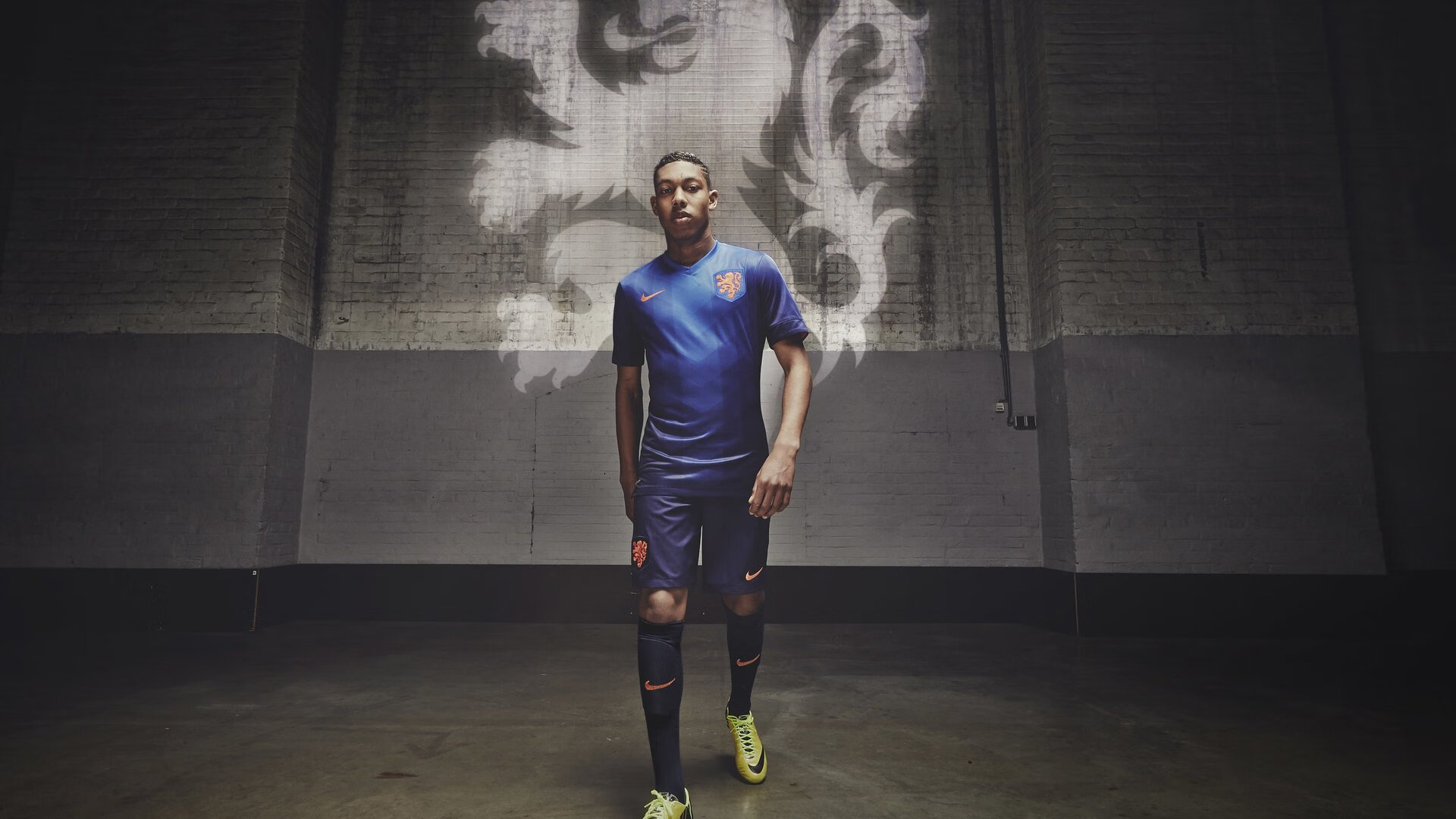 京多安,舞台越大越强,加拿大新星能否从拜仁手中夺走未来?